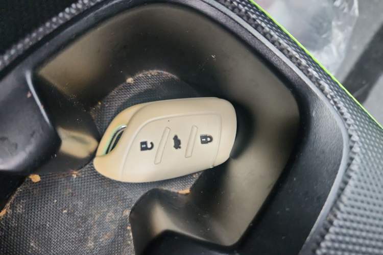 Used Roewe Clever 2021 302km All-Round Version Vehicle Key