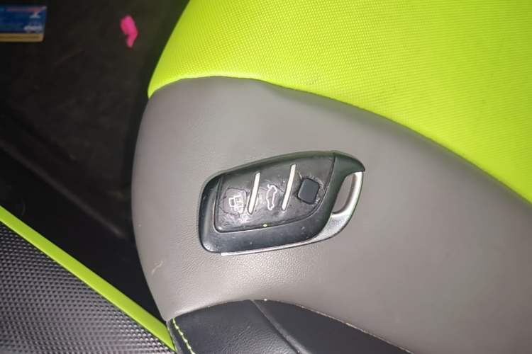 Used Roewe Clever 2021 302 km New Four-Seater Super-Efficient Version Vehicle Key