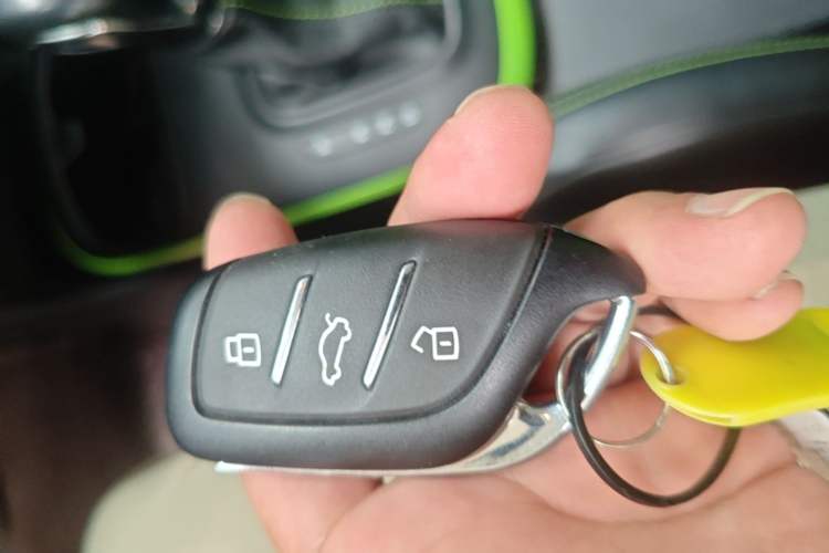 Used Roewe Clever 2021 302km All-Round Version Vehicle Key