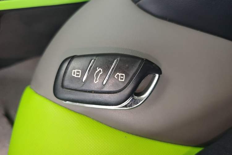 Used Roewe Clever 2021 302km All-Round Version Vehicle Key