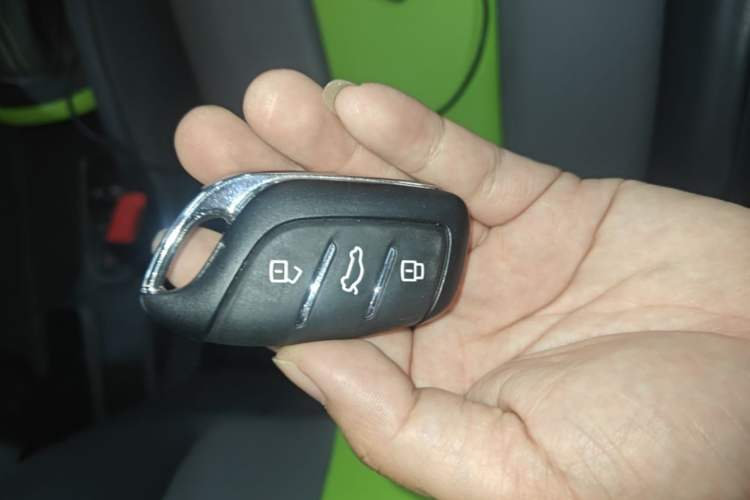 Used Roewe Clever 2021 302 km New Four-Seater Super-Efficient Version Vehicle Key