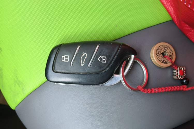Used Roewe Clever 2021 302 km New Four-Seater Super-Efficient Version Vehicle Key