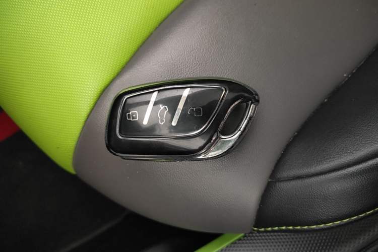 Used Roewe Clever 2021 302 km New Four-Seater Super-Efficient Version Vehicle Key