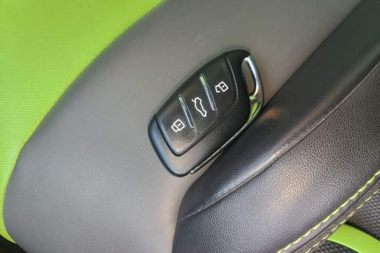 Used Roewe Clever 2021 302 km New Four-Seater Super-Efficient Version Vehicle Key