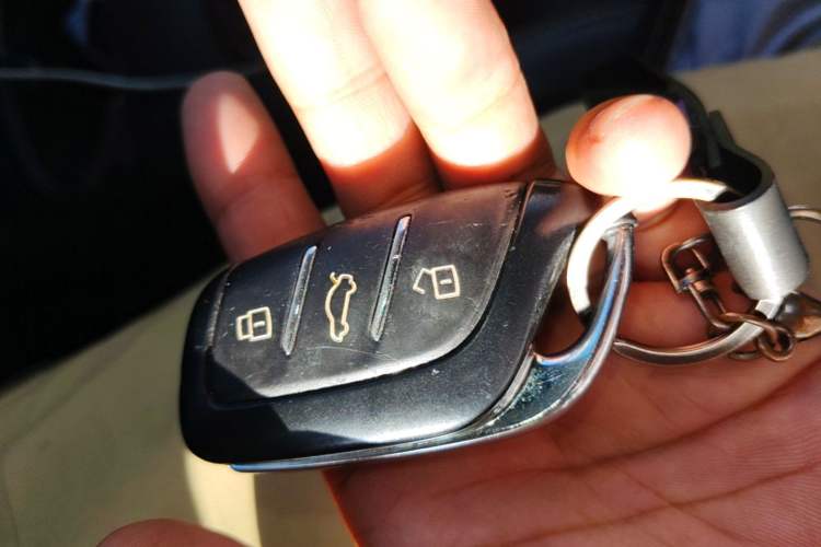 Used Roewe Clever 2021 302 km New Four-Seater Super-Efficient Version Vehicle Key