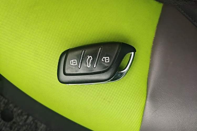 Used Roewe Clever 2021 302 km New Four-Seater Super-Efficient Version Vehicle Key