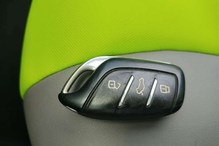 Used Roewe Clever 2021 302 km New Four-Seater Super-Efficient Version Vehicle Key