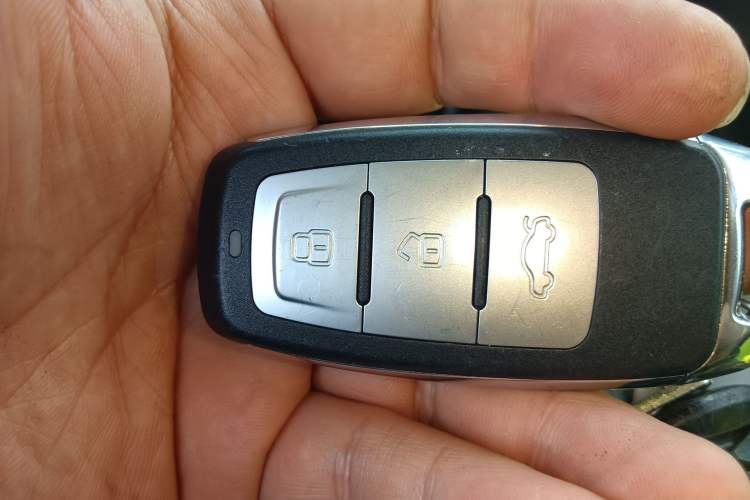 Used Roewe Clever 2021 302km All-Round Version Vehicle Key