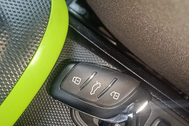 Used Roewe Clever 2021 302 km New Four-Seater Super-Efficient Version Vehicle Key
