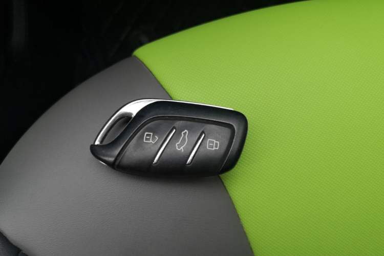 Used Roewe Clever 2021 302 km New Four-Seater Super-Efficient Version Vehicle Key