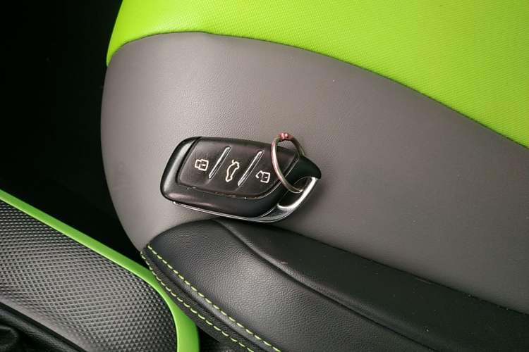 Used Roewe Clever 2021 302 km New Four-Seater Super-Efficient Version Vehicle Key