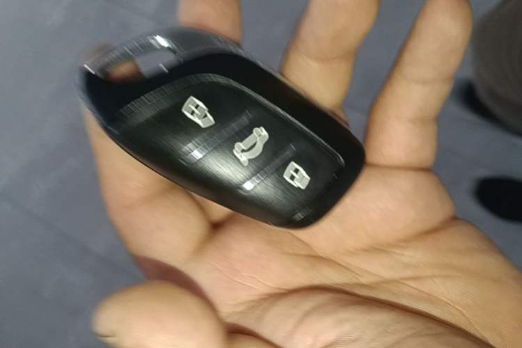 Used Roewe Clever 2021 302 km New Four-Seater Super-Efficient Version Vehicle Key