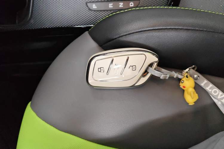 Used Roewe Clever 2021 302 km New Four-Seater Super-Efficient Version Vehicle Key