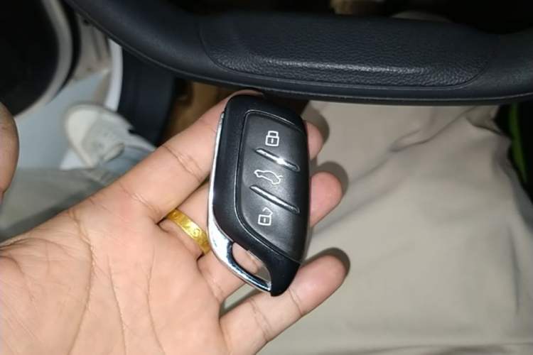 Used Roewe Clever 2021 302km All-Round Version Vehicle Key