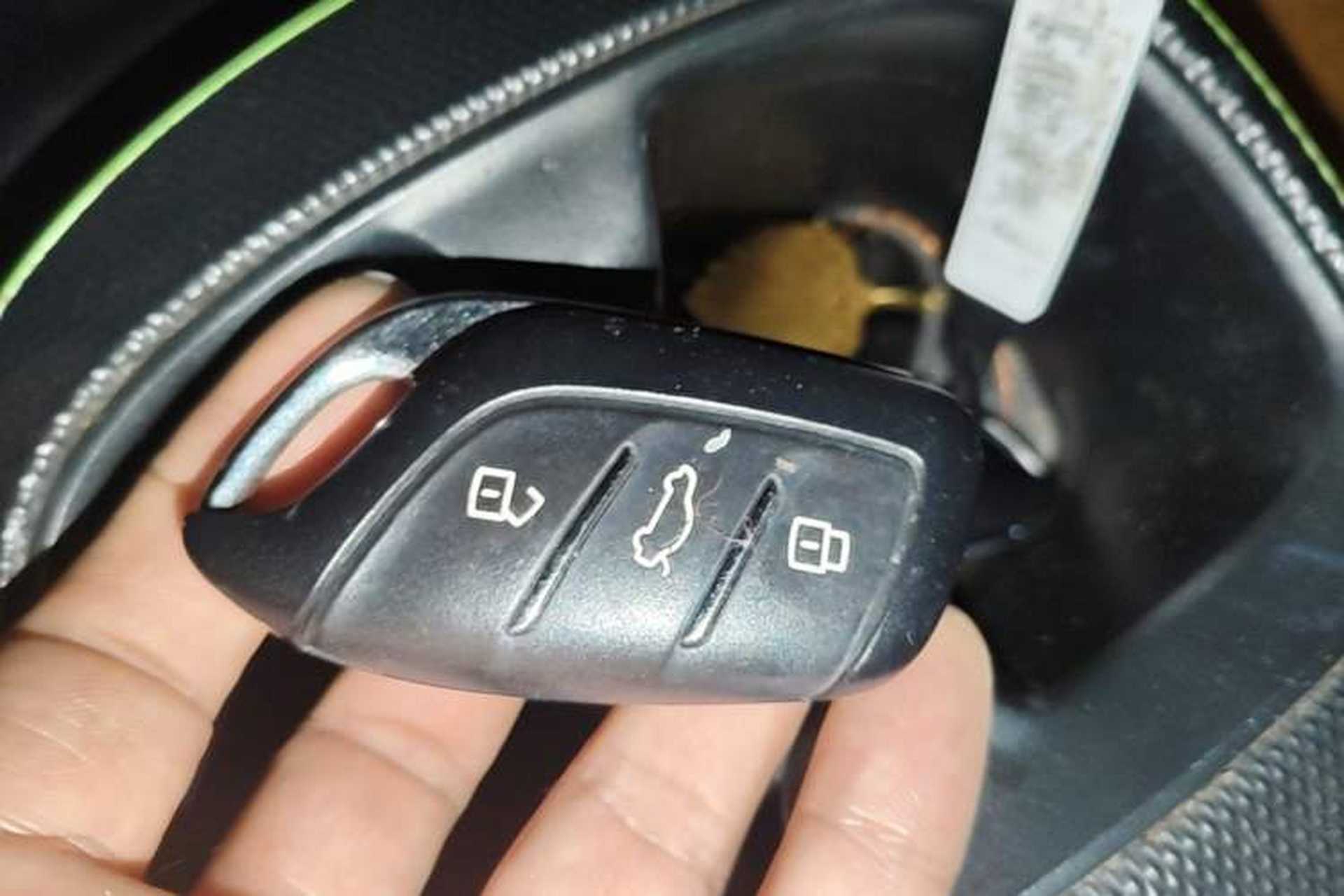 Used Roewe Clever 2021 302 km New Four-Seater Super-Efficient Version Vehicle Key