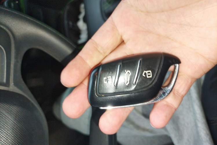Used Roewe Clever 2021 302km All-Round Version Vehicle Key