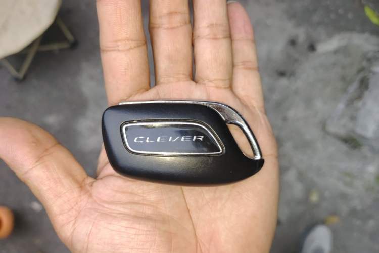 Used Roewe Clever 2021 302 km New Four-Seater Super-Efficient Version Vehicle Key