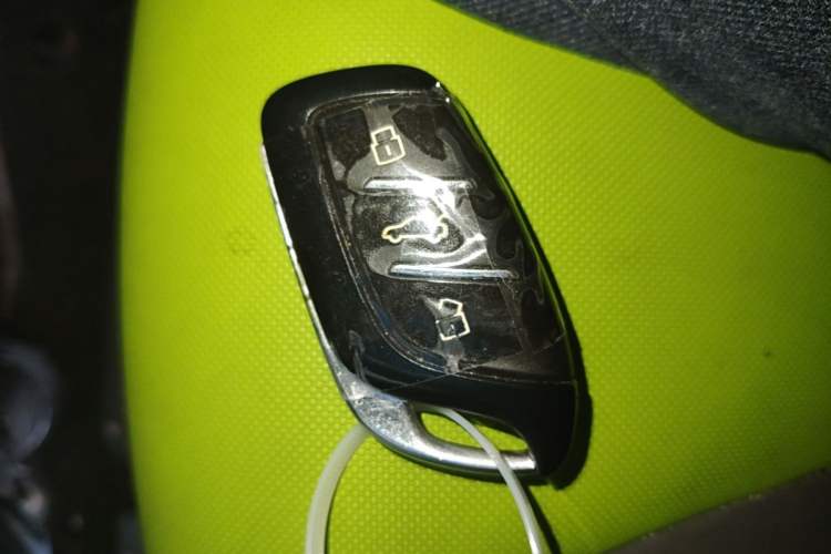 Used Roewe Clever 2021 302 km New Four-Seater Super-Efficient Version Vehicle Key