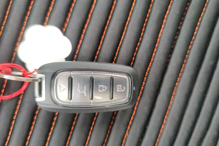 Used Roewe Clever 2021 302 km New Four-Seater Super-Efficient Version Vehicle Key