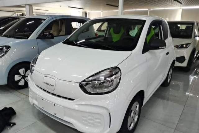 Used Roewe Clever 2021 302 km New Four-Seater Super-Efficient Version