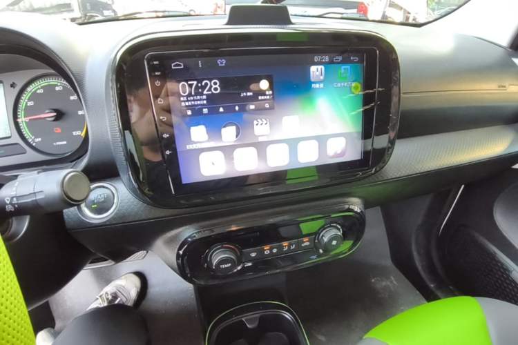 Used Roewe Clever 2021 302km All-Round Version Audio And AC Panel