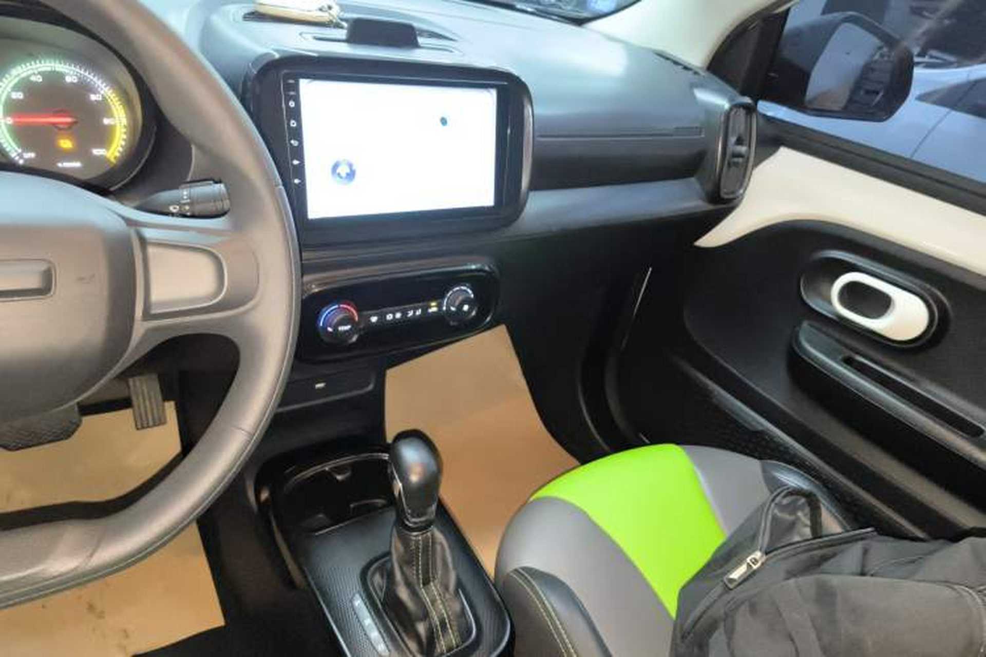 Used Roewe Clever 2021 302 km New Four-Seater Super-Efficient Version Audio And AC Panel
