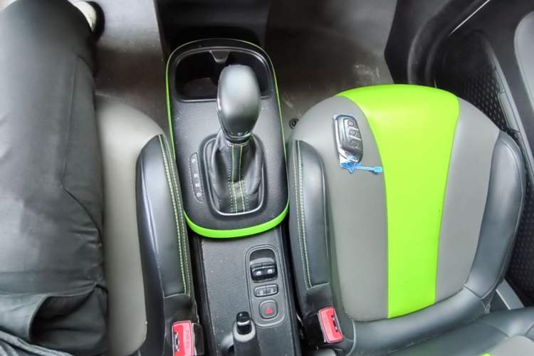 Used Roewe Clever 2021 302km All-Round Version Gear Lever