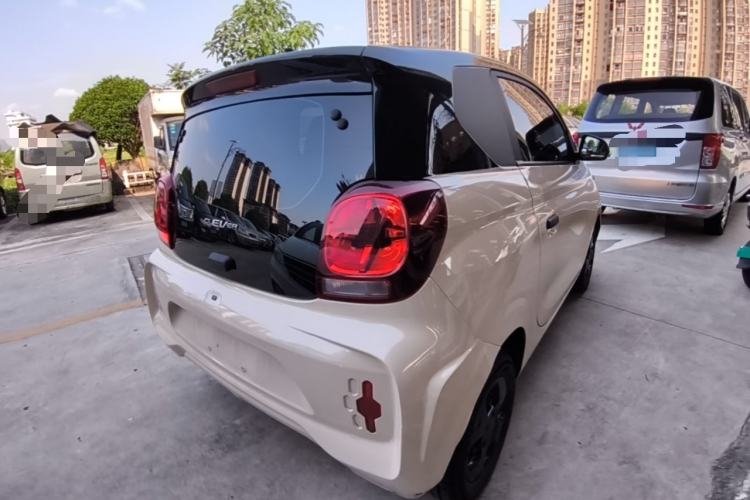 Used Roewe Clever 2021 302km All-Round Version Rear Right 45 Deg