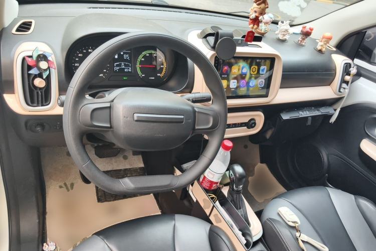 Used Roewe Clever 2022 311km QiQi BoBo Edition Center Console