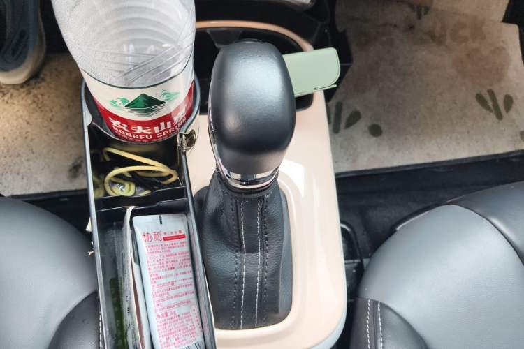Used Roewe Clever 2022 311km QiQi BoBo Edition Gear Lever