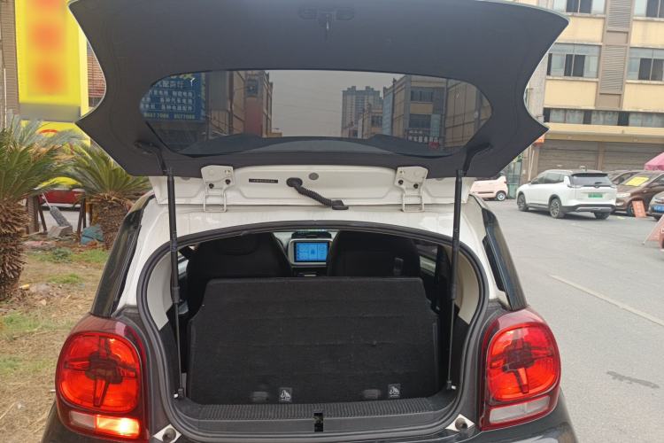 Used Roewe Clever 2022 311km QiQi BoBo Edition Trunk