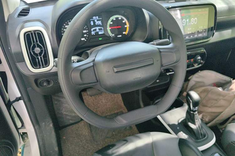 Used Roewe Clever 2022 311km QiQi BoBo Edition Steering Wheel