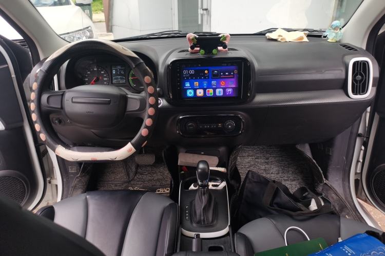 Used Roewe Clever 2022 311km QiQi BoBo Edition Center Console