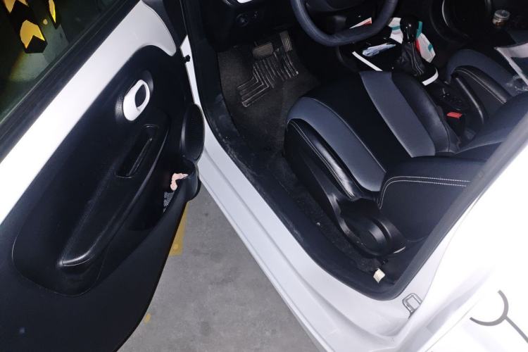 Used Roewe Clever 2022 311km QiQi BoBo Edition Driver Seat