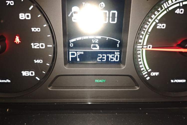 Used Roewe Clever 2022 311km QiQi BoBo Edition Odometer Close Up