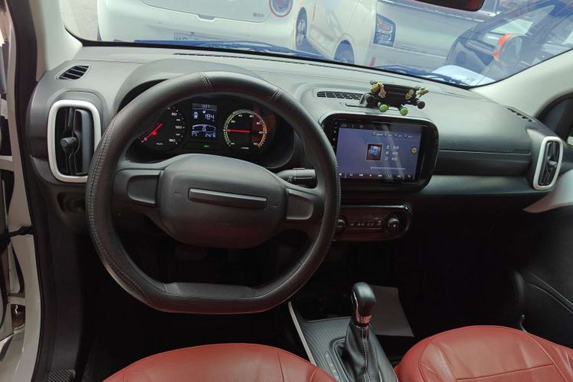 Used Roewe Clever 2022 311km QiQi BoBo Edition Center Console