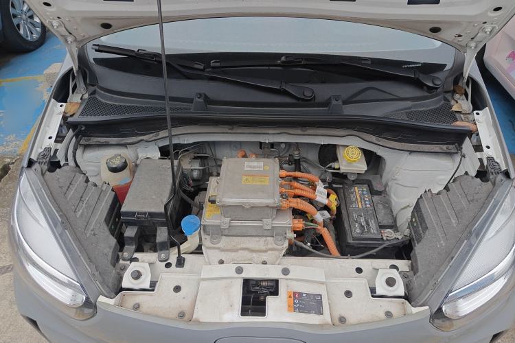 Used Roewe Clever 2022 311km QiQi BoBo Edition Engine Bay