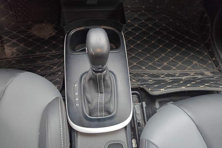 Used Roewe Clever 2022 311km QiQi BoBo Edition Gear Lever