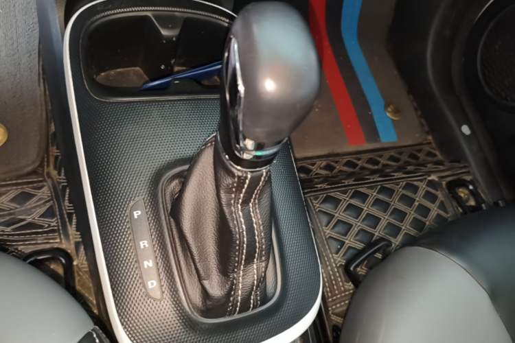 Used Roewe Clever 2022 311km QiQi BoBo Edition Gear Lever