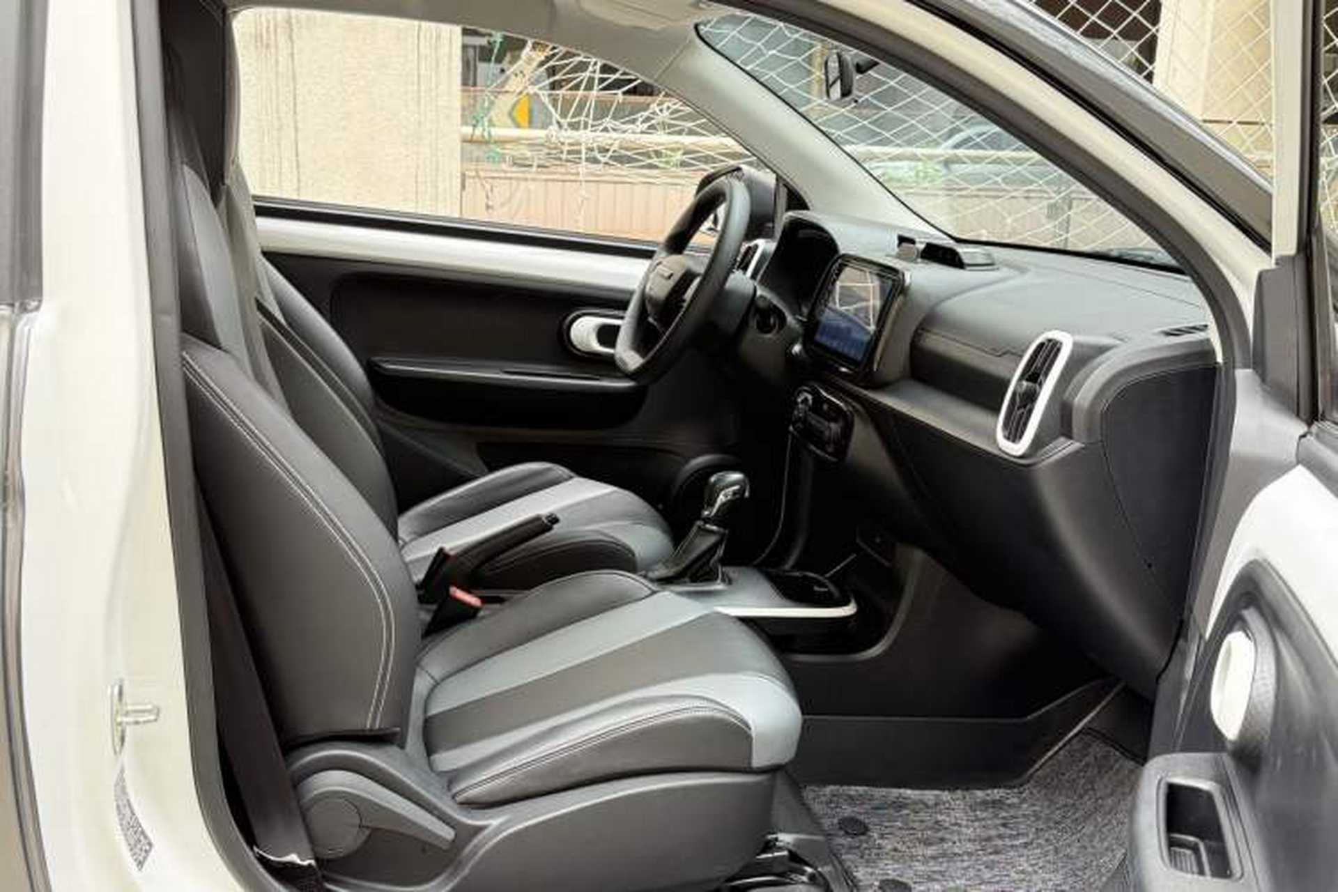 Used Roewe Clever 2022 311km QiQi BoBo Edition Interior 4