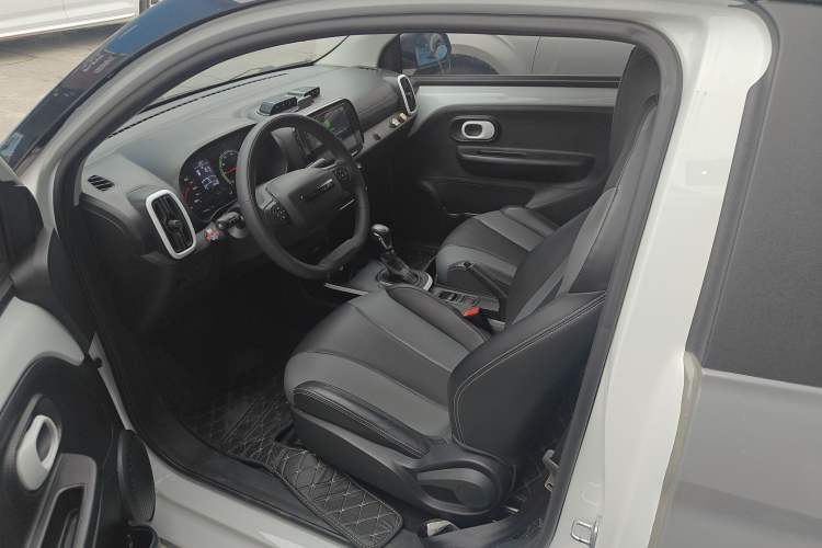 Used Roewe Clever 2022 311km QiQi BoBo Edition Left Front Seat