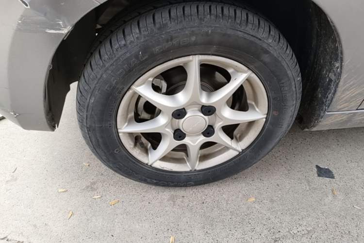 Used Roewe Clever 2022 311km QiQi BoBo Edition Left Front Wheel Hub