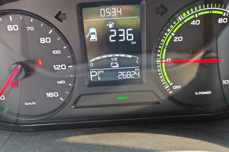 Used Roewe Clever 2022 311km QiQi BoBo Edition Odometer Close Up