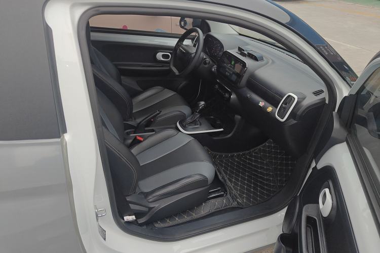 Used Roewe Clever 2022 311km QiQi BoBo Edition Right Front Seat