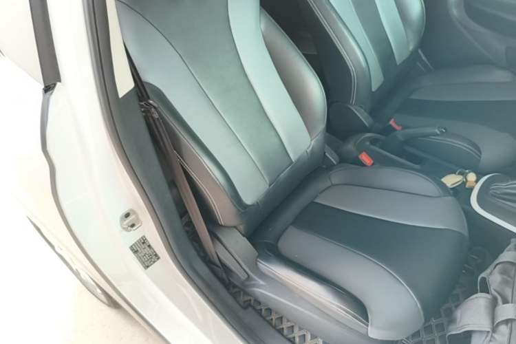 Used Roewe Clever 2022 311km QiQi BoBo Edition Right Front Seat
