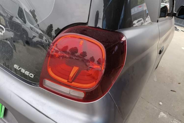 Used Roewe Clever 2022 311km QiQi BoBo Edition Right Rear Taillight