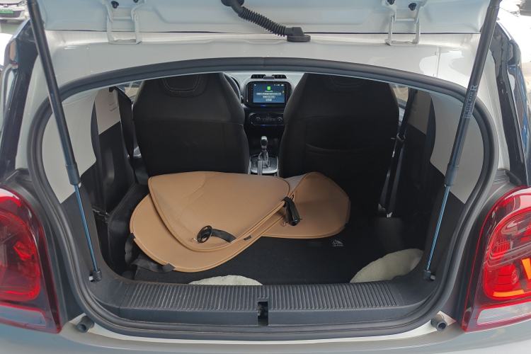 Used Roewe Clever 2022 311km QiQi BoBo Edition Trunk
