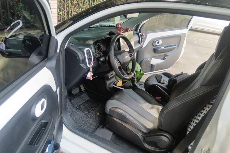 Used Roewe Clever 2022 311km QiQi BoBo Edition Driver Seat