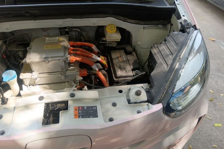 Used Roewe Clever 2022 311km QiQi BoBo Edition Engine Bay Left