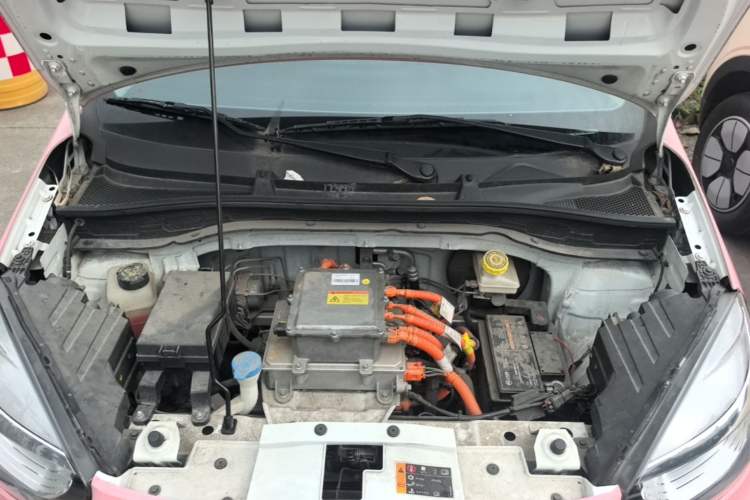 Used Roewe Clever 2022 311km QiQi BoBo Edition Engine Bay